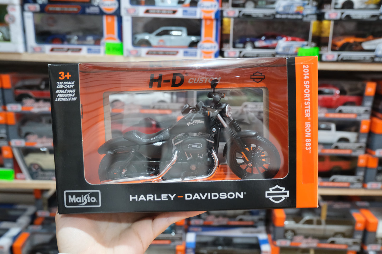 Harley Davidson Sportster 2014 Iron 883 escala 1:12