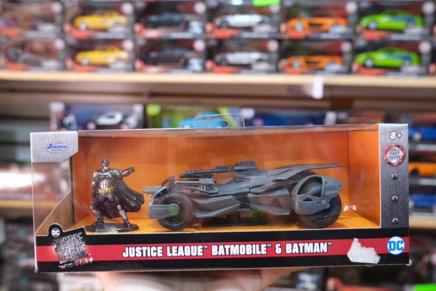 2017 Justice League Batmobile W/ Batman Asorted Jada 1:24