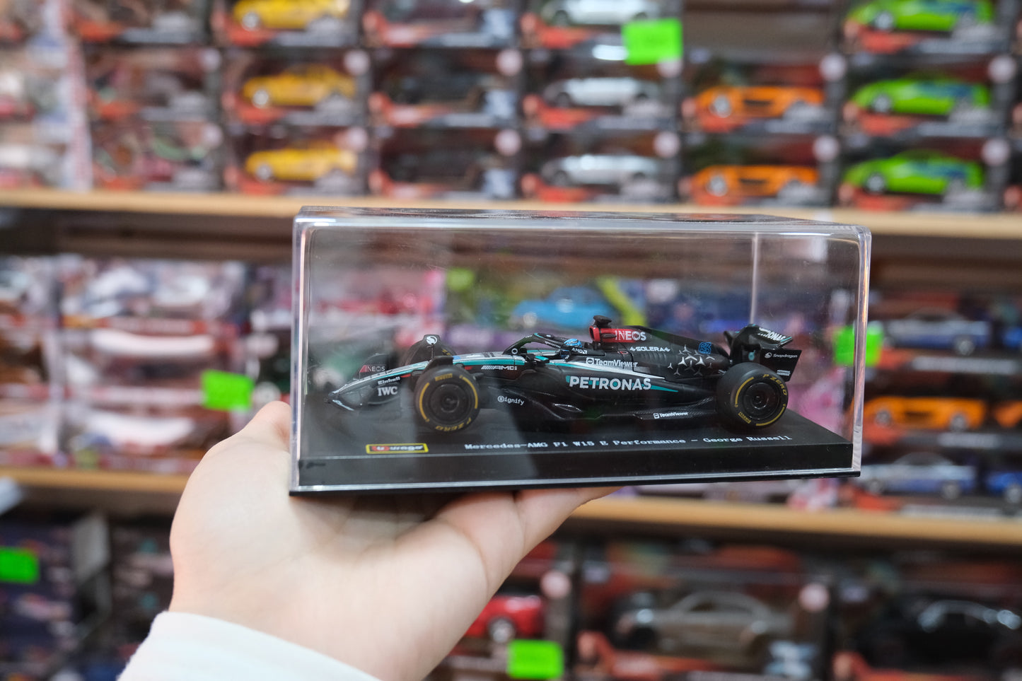 Mercedes Awg W15 #63 Russell escala 1:43