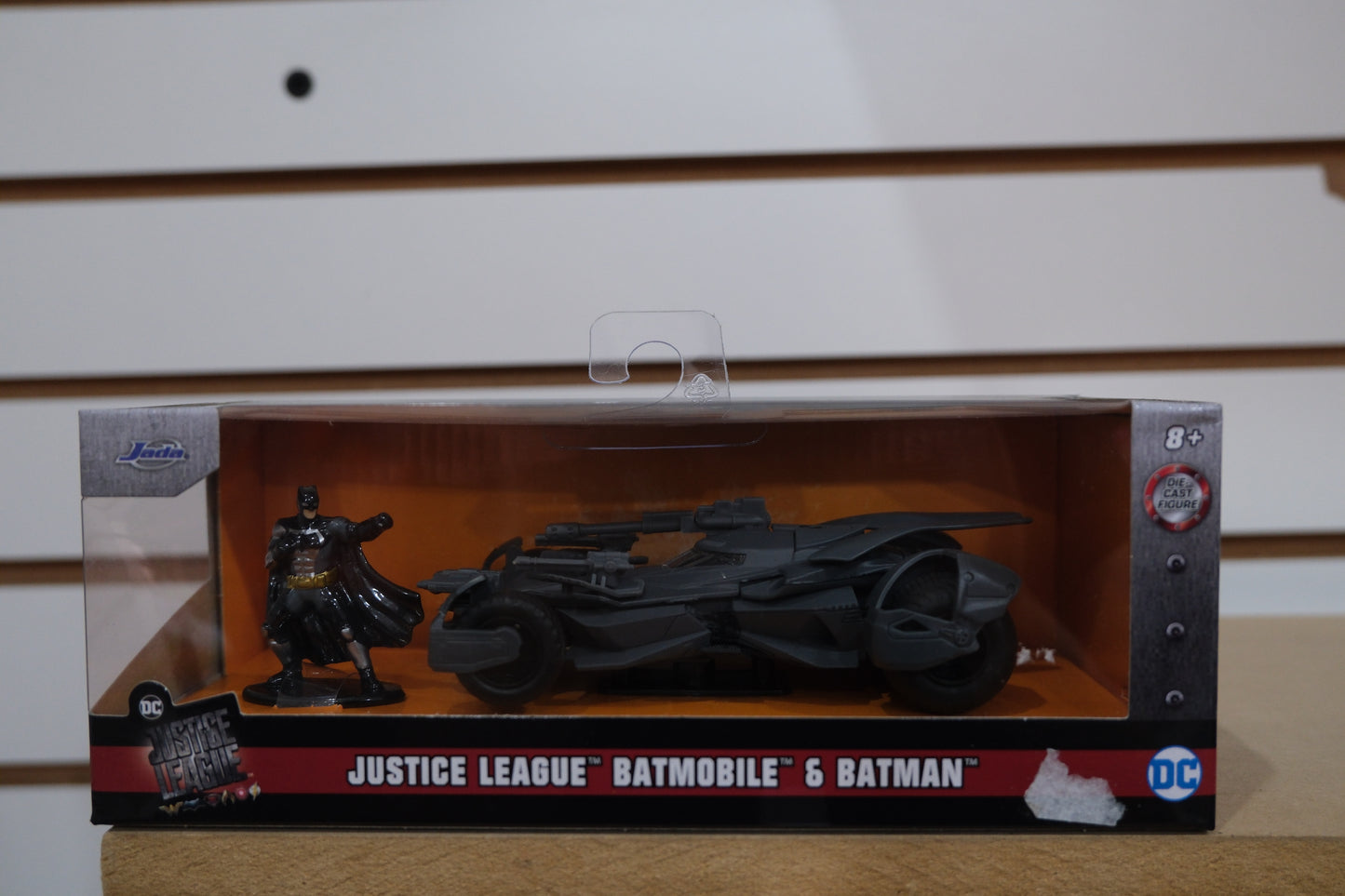2017 Justice League Batmobile W/ Batman Asorted Jada 1:24