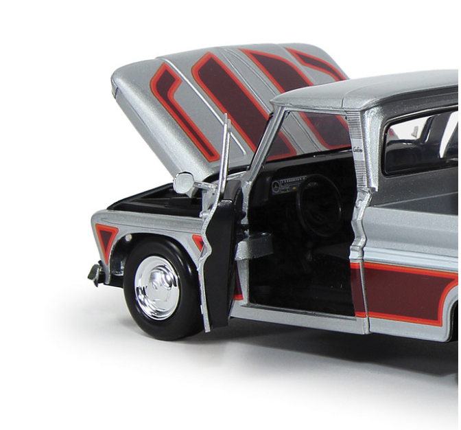 Chevy C10 Silver Orange 1966 01:24