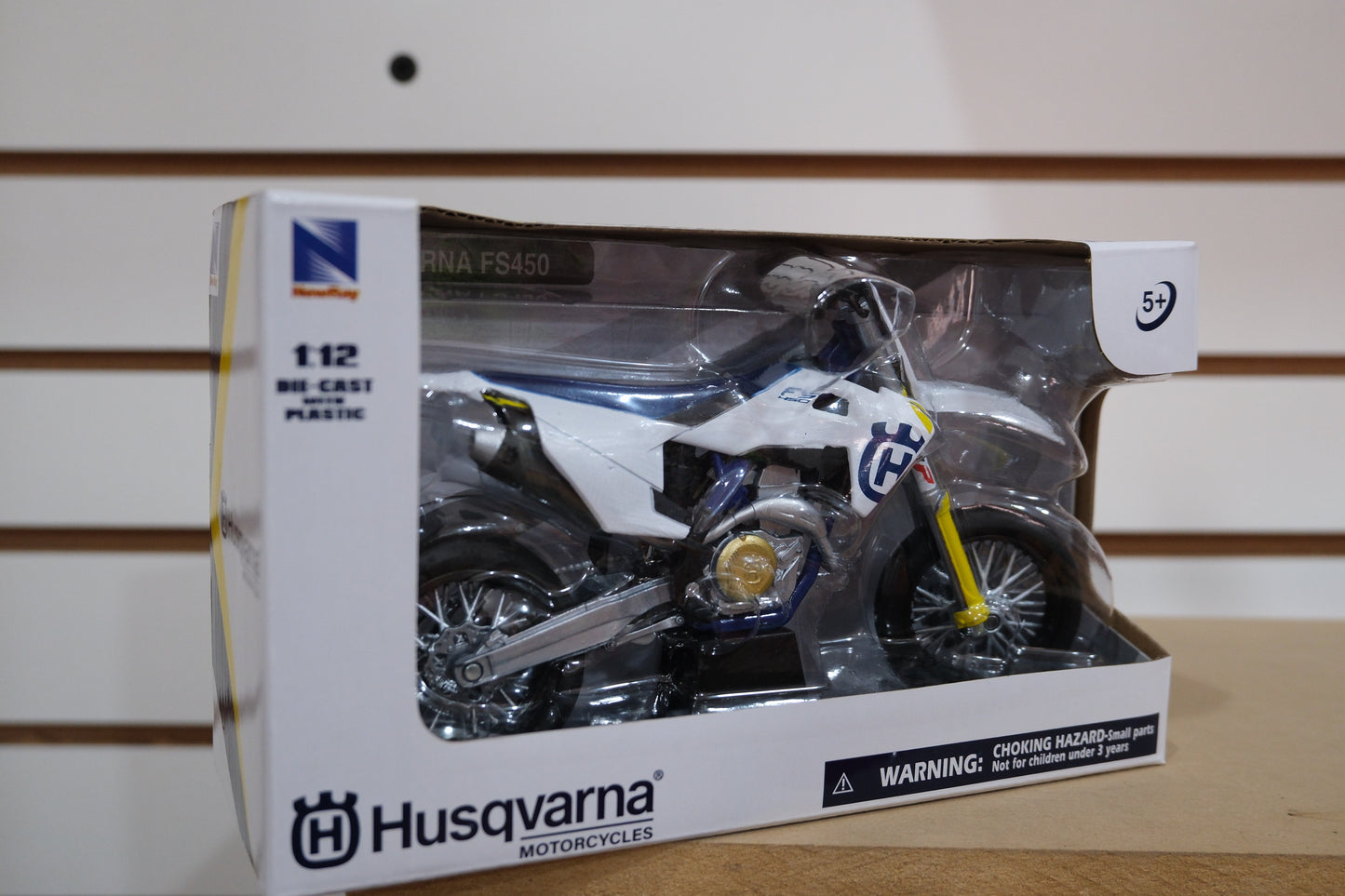 Husqavarna Fs450 Super Moto escala 1:12