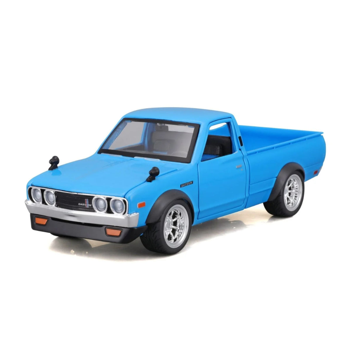 Datsun 620 Pick-up 1973 Escala 1:24