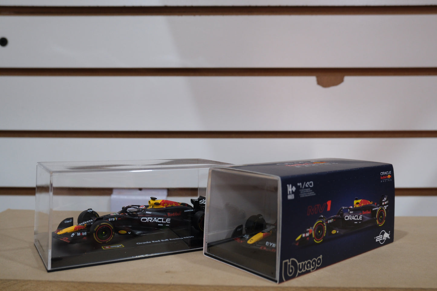 Oracle Red Bull Rb20 #1 Max Verstappen escala 1:43