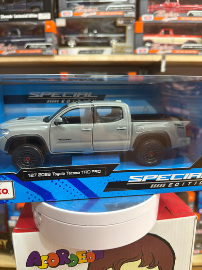 Tacoma Trd Pro 2023 Gray escala 1:27