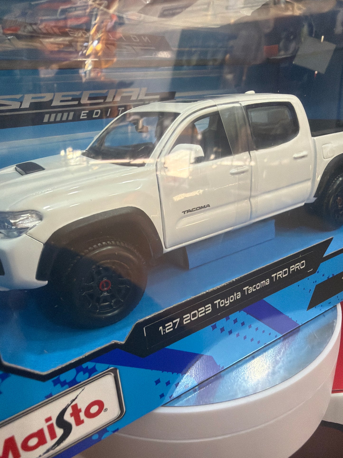 Tacoma Trd Pro 2023 White escala 1:27