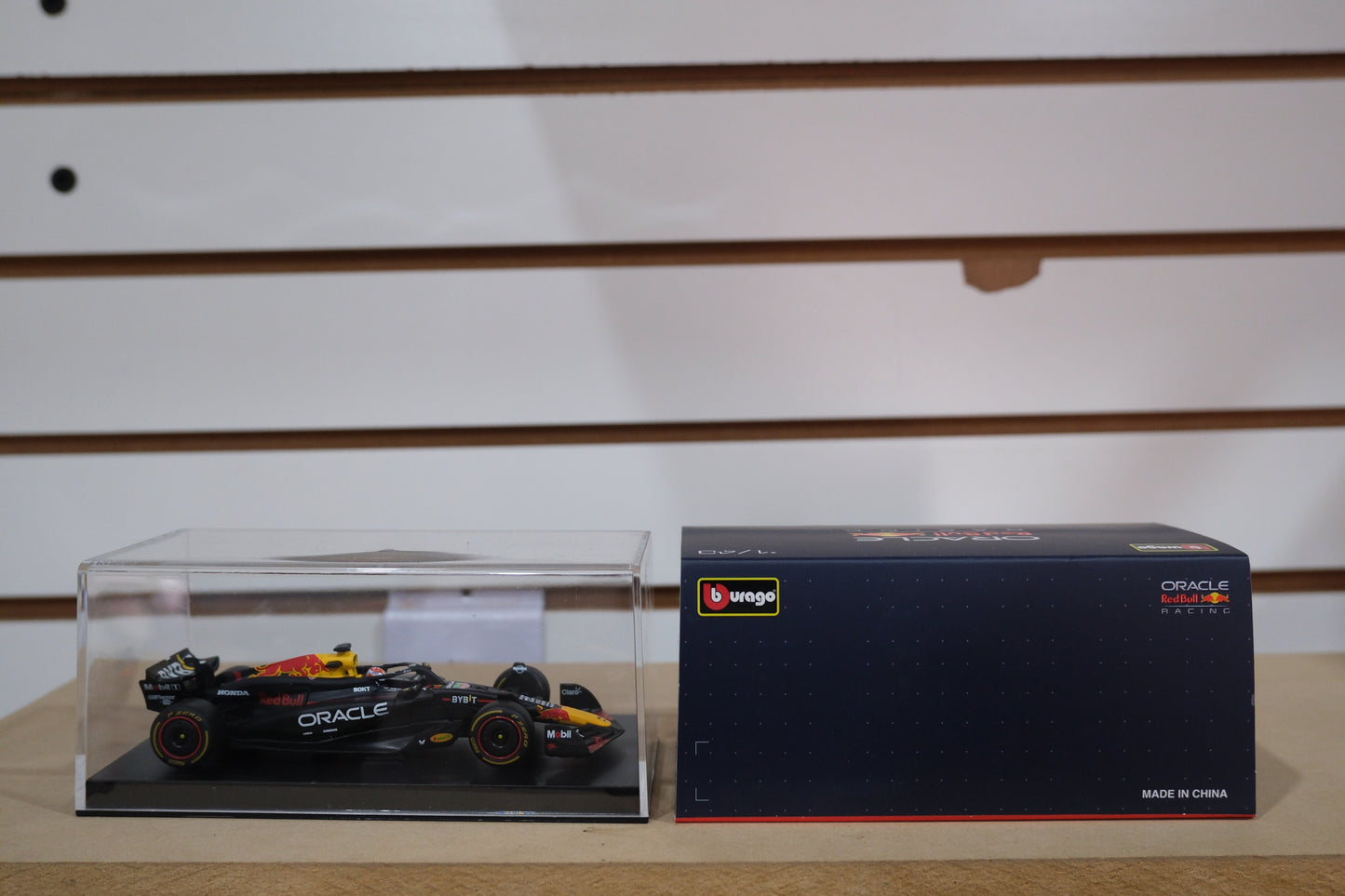 Oracle Red Bull Rb20 #1 Max Verstappen escala 1:43