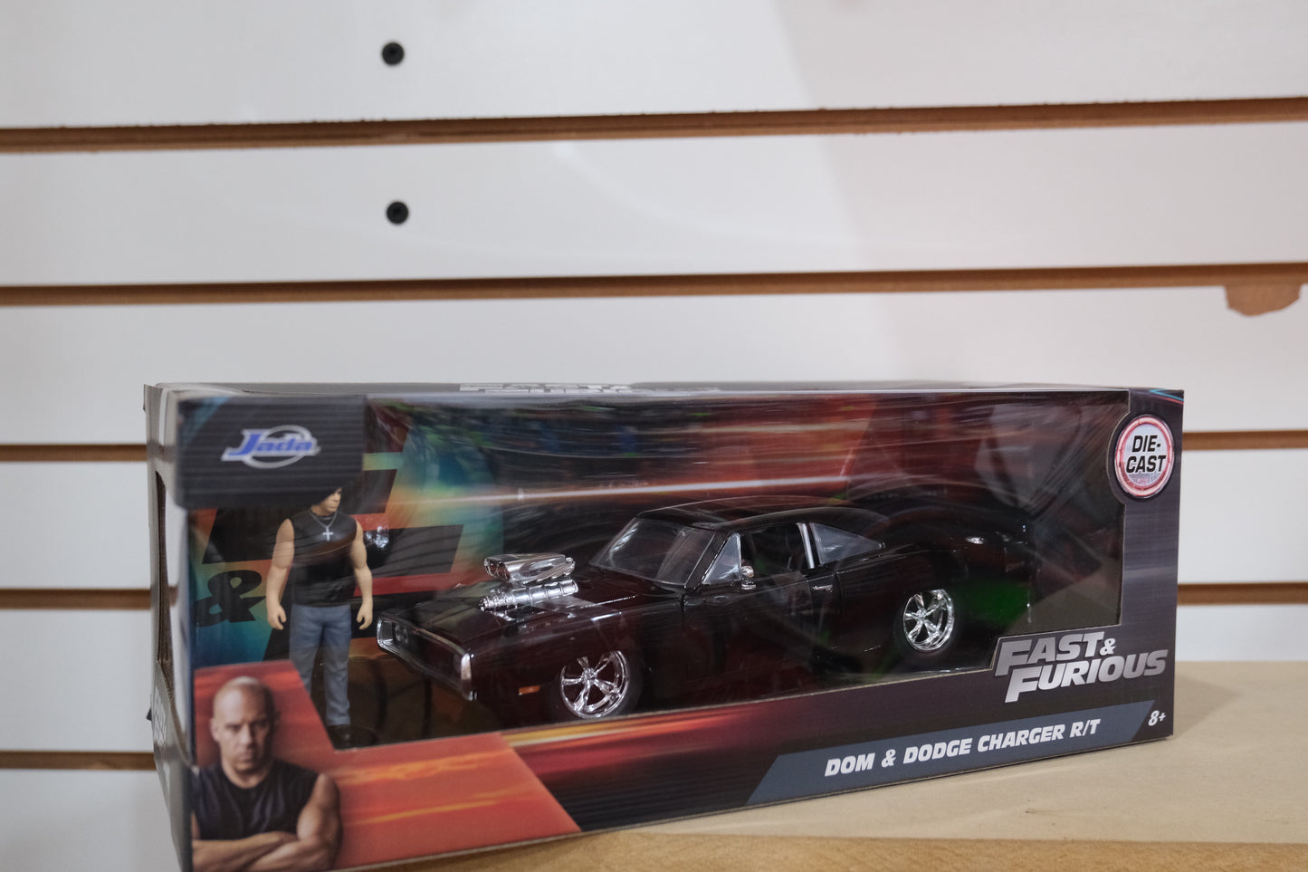 Dodge Charger R/T W/Dom Jada 1:24