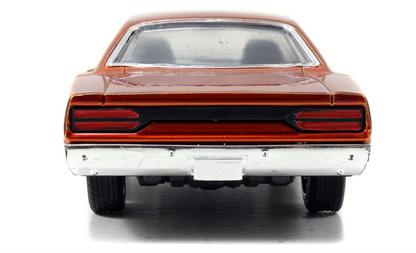 Fast & Furious Dom's 1970 Plymouth Road Runner 01:32