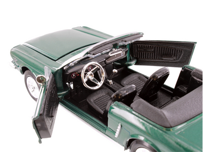 Ford Mustang Combertible Green '1964 1/2 01:24