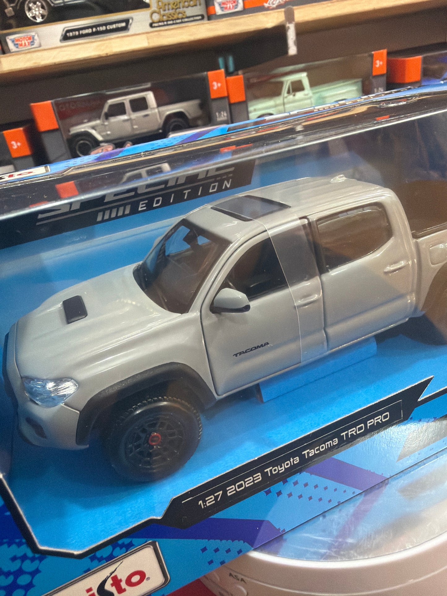 Tacoma Trd Pro 2023 Gray escala 1:27