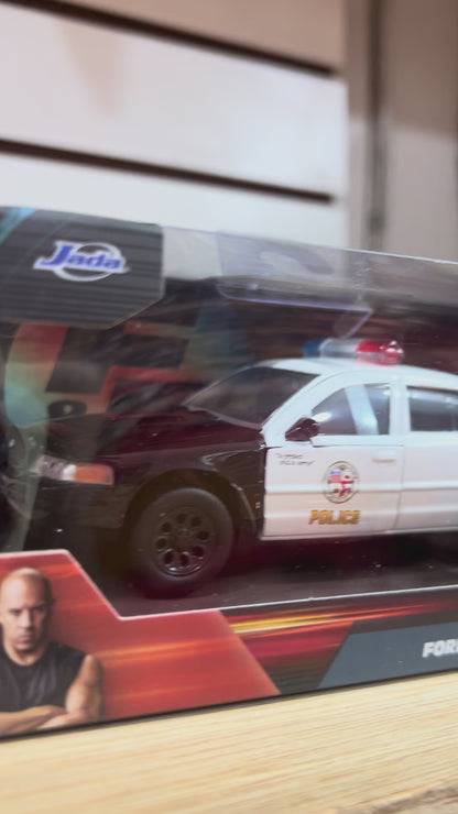 Fast & Furious LAPD Ford Crown Victoria 01:32